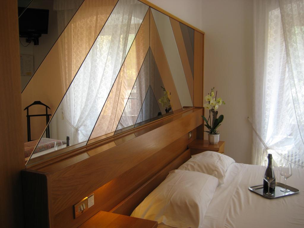 Albergo Ristorante Da Neni 모리 외부 사진